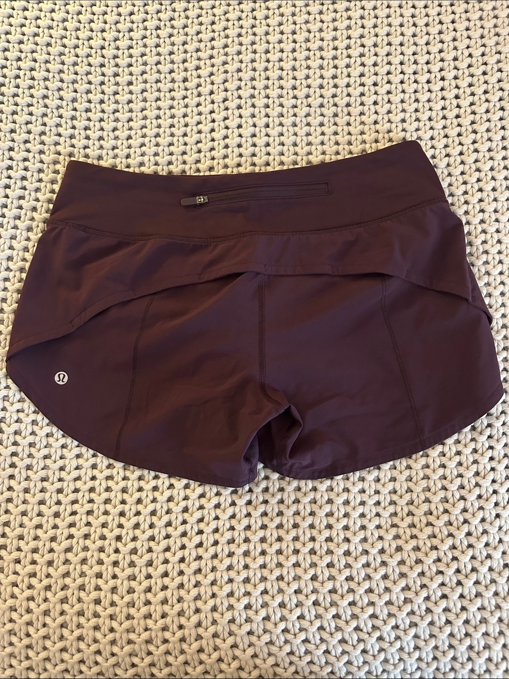 RARE Lululemon Women’s Performance Running Shorts - Maroon 4” inseam size 6 - Picture 2 of 5